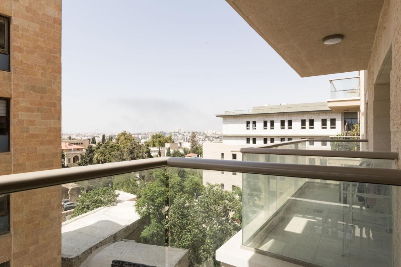 The Haneviim Court - Isrentals Jerusalem Exterior photo