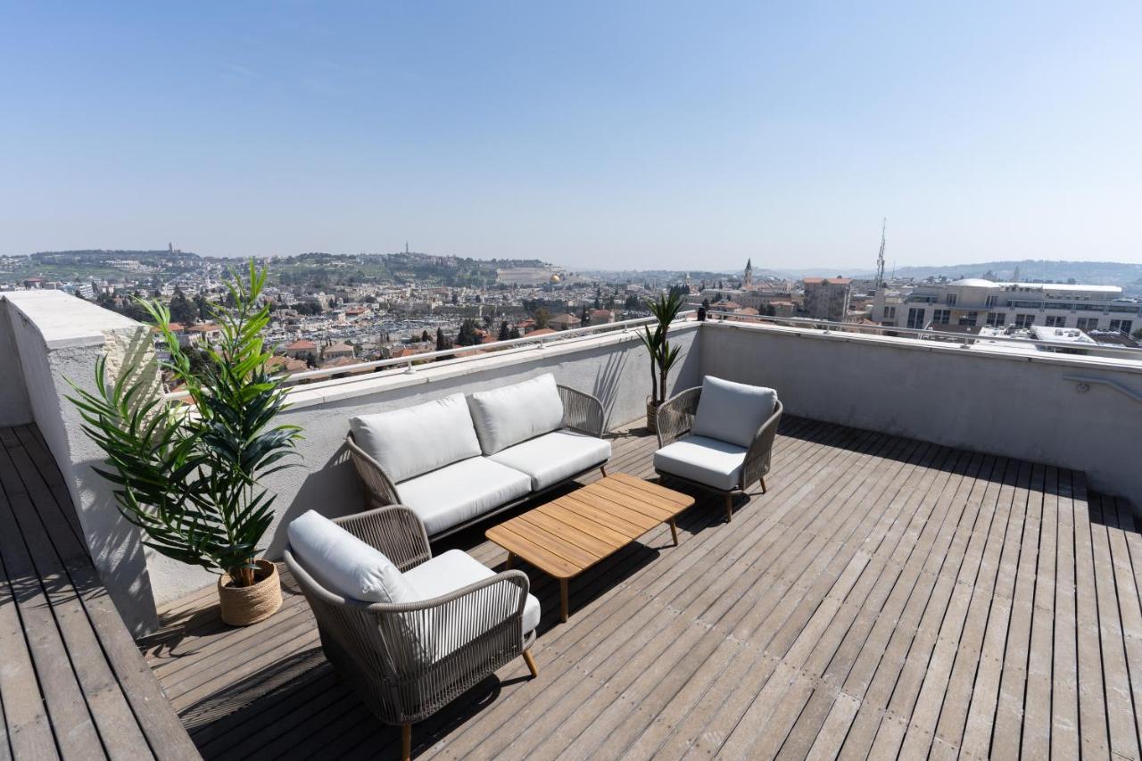 The Haneviim Court - Isrentals Jerusalem Exterior photo