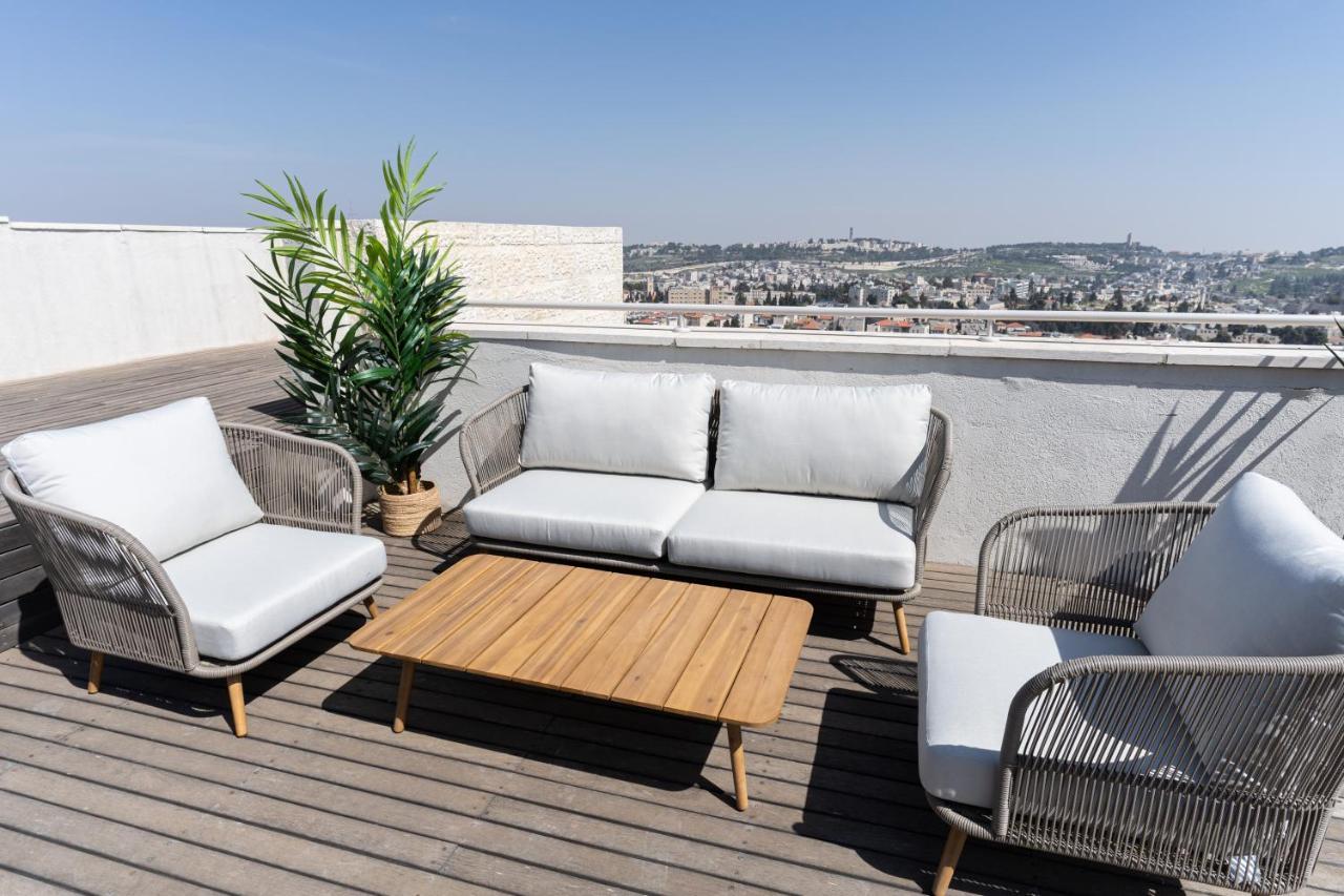 The Haneviim Court - Isrentals Jerusalem Exterior photo
