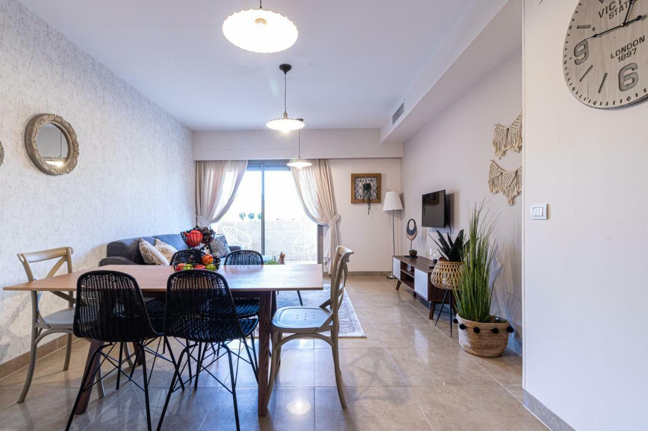 The Haneviim Court - Isrentals Jerusalem Exterior photo
