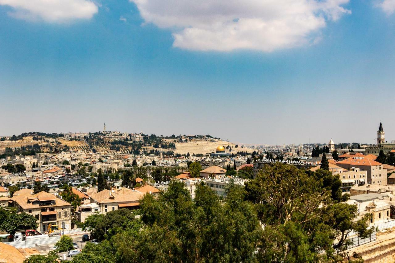 The Haneviim Court - Isrentals Jerusalem Exterior photo
