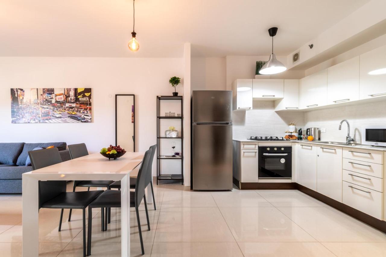 The Haneviim Court - Isrentals Jerusalem Exterior photo
