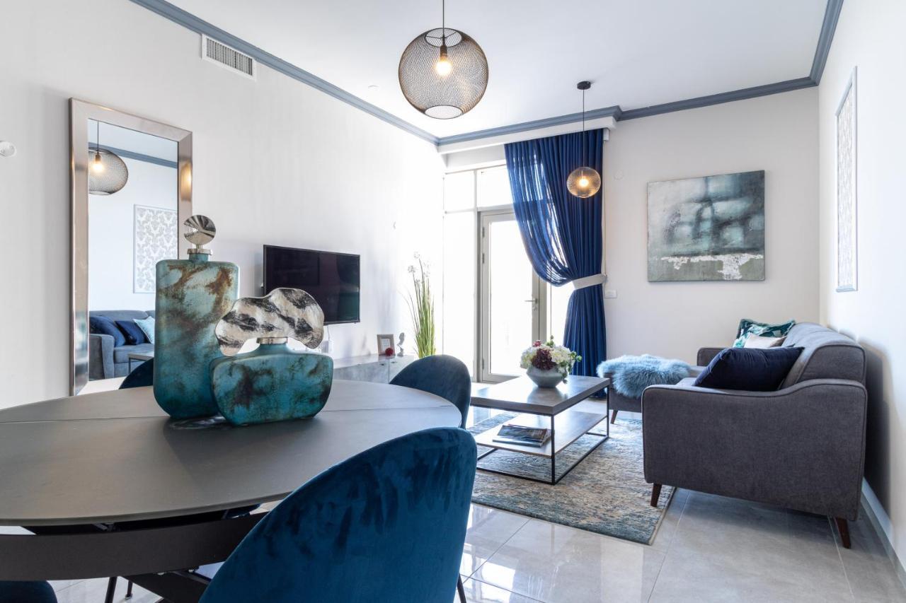 The Haneviim Court - Isrentals Jerusalem Exterior photo